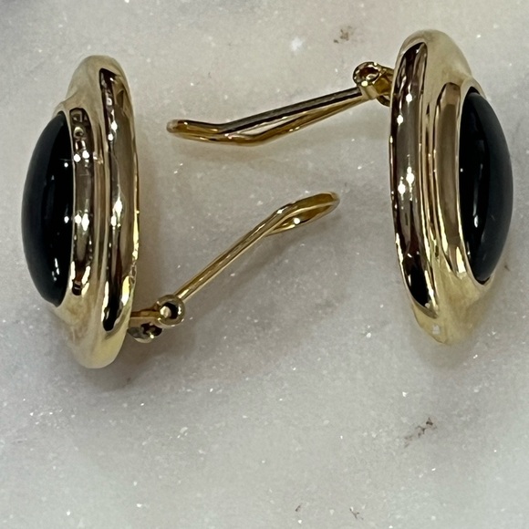 Vintage  Liz Claiborne (LCI) Oval Cabochon Black Stone in Gold  Clip On Earrings - Picture 2 of 5